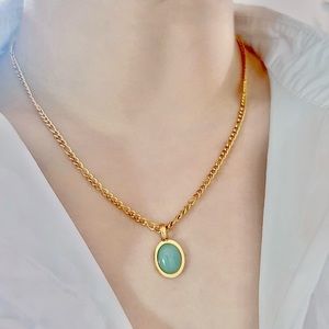 Jade stone pendant gold necklace